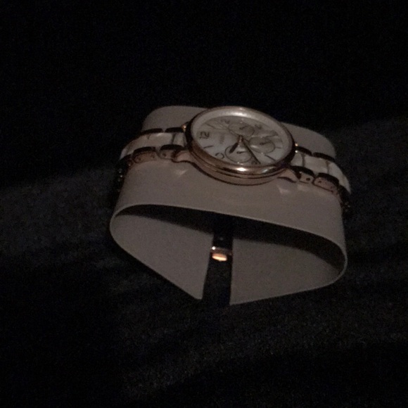 Watch - Picture 3 of 6